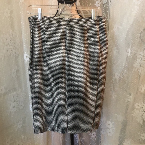 VTG Jones Wear White & Black Houndstooth Pencil Skirt with Side Button and Zip - Picture 5 of 9